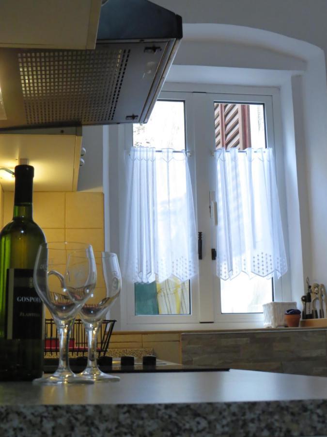 Charming Marine Style Apartment Đảo Đảo Cres Ngoại thất bức ảnh